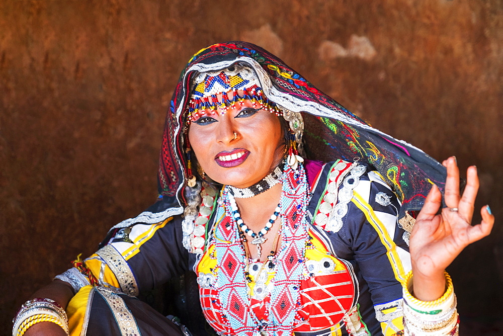 Kalbelia dancer with traditional clothing in Jodhpur, Rajasthan, India, Asia