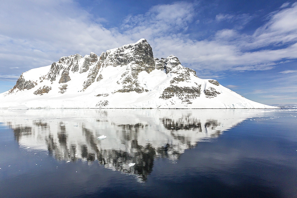 Snow-capped mountains of the Lemaire Channel, Antarctica, Southern Ocean, Polar Regions