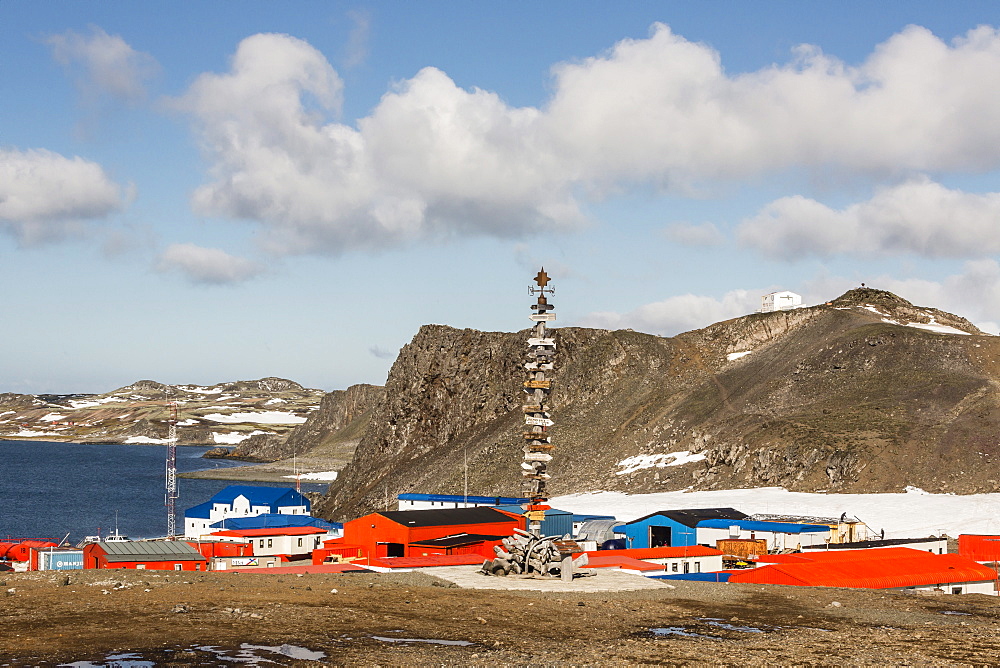 Chilean Base Presidente Eduardo Frei Montalva, Collins Harbour, King George Island, South Shetland Islands, Antarctica, Polar Regions