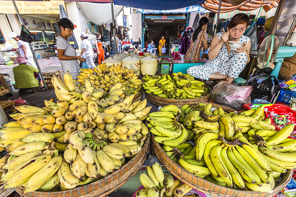 Fresh produce for sale at market at Chau Doc, Mekong River Delta, Vietnam, Indochina, Southeast Asia, Asia