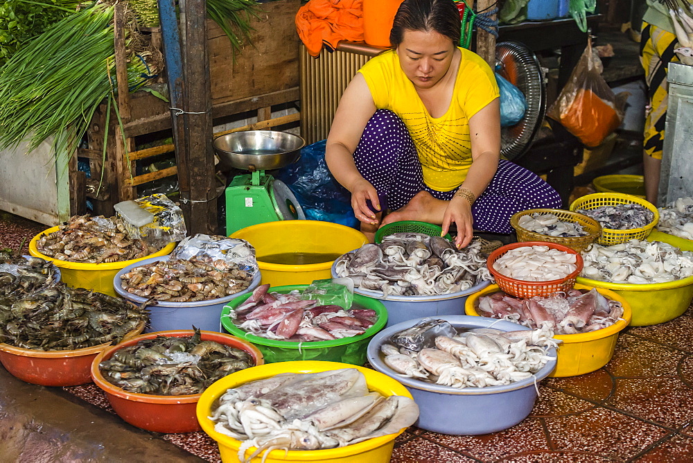 Fresh seafood for sale at market at Chau Doc, Mekong River Delta, Vietnam, Indochina, Southeast Asia, Asia