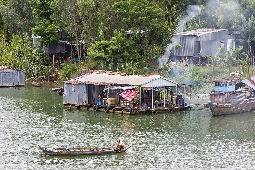 Daily Vietnamese river life on the Tan Chau Canal, Mekong River Delta, Vietnam, Indochina, Southeast Asia, Asia