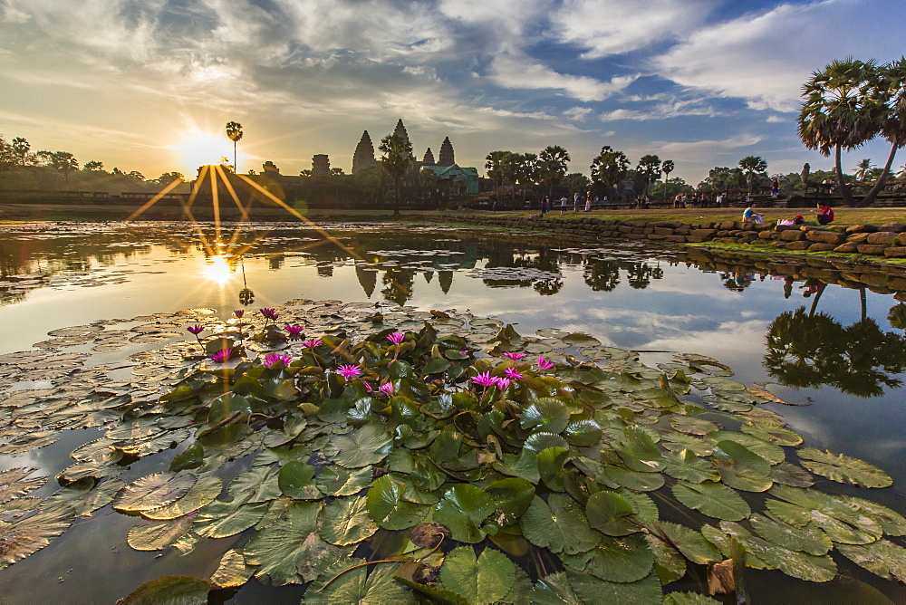 Sunrise over Angkor Wat, Angkor, UNESCO World Heritage Site, Siem Reap Province, Cambodia, Indochina, Southeast Asia, Asia