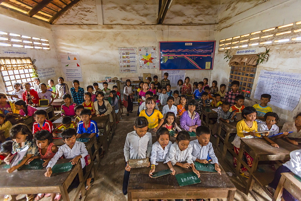 School children in the village of Kampong Tralach on the Tonle Sap River, Kampong Chhnang Province, Cambodia, Indochina, Southeast Asia, Asia