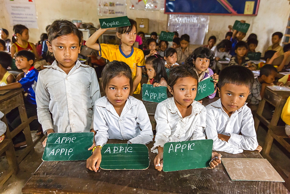 School children in the village of Kampong Tralach on the Tonle Sap River, Kampong Chhnang Province, Cambodia, Indochina, Southeast Asia, Asia