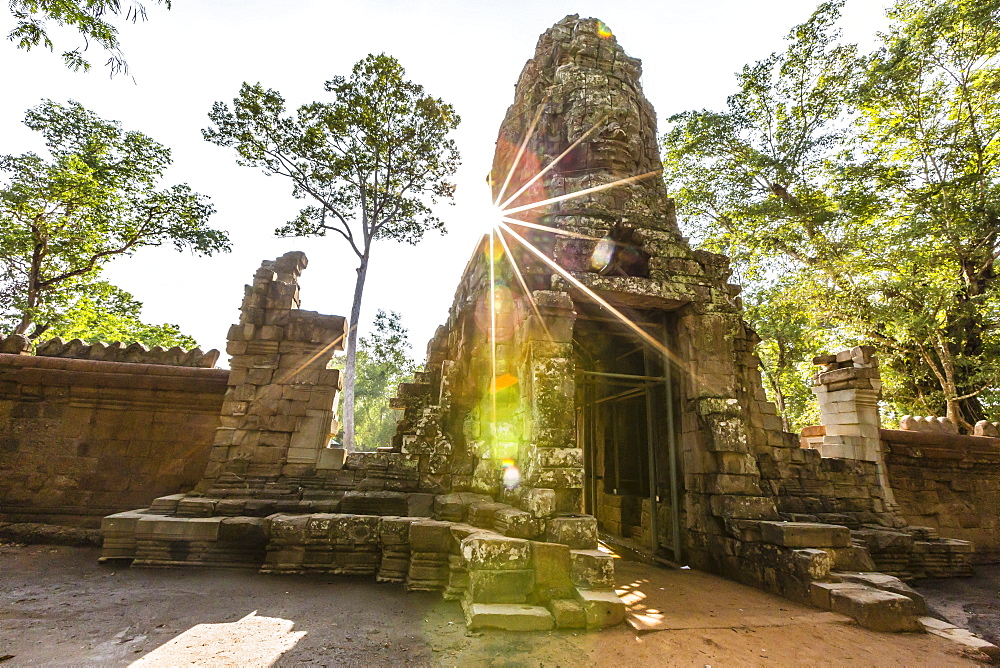 West gate at Ta Prohm Temple (Rajavihara), Angkor, UNESCO World Heritage Site, Siem Reap Province, Cambodia, Indochina, Southeast Asia, Asia 