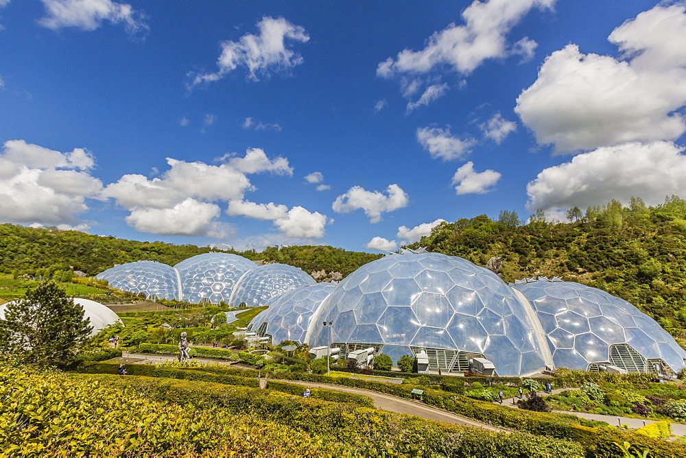 The Eden Project, the complex consists of huge greenhouse domes simulating different biomes from around the world, St. Austell, Cornwall, England, United Kingdom, Europe