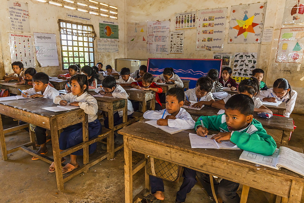 School children in class in the village of Kampong Tralach, Tonle Sap River, Cambodia, Indochina, Southeast Asia, Asia