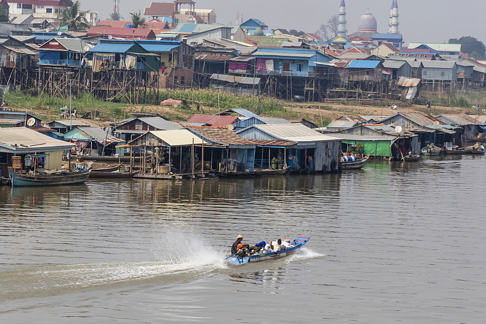 View of life along the Tonle Sap River headed towards Phnom Penh, Cambodia, Indochina, Southeast Asia, Asia