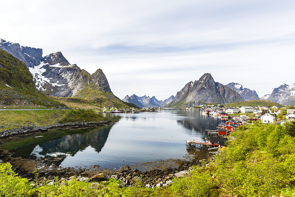 Picturesque view of the town of Reine, in the Lofoten Islands, Arctic, Norway, Scandinavia, Europe