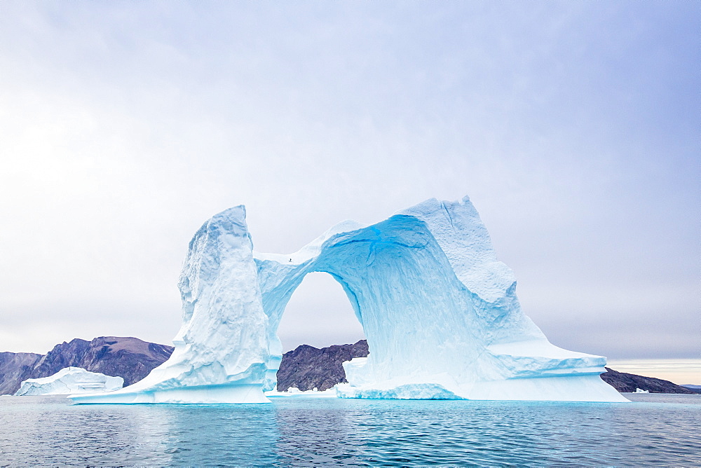 Grounded icebergs, Sydkap, Scoresbysund, Northeast Greenland, Polar Regions