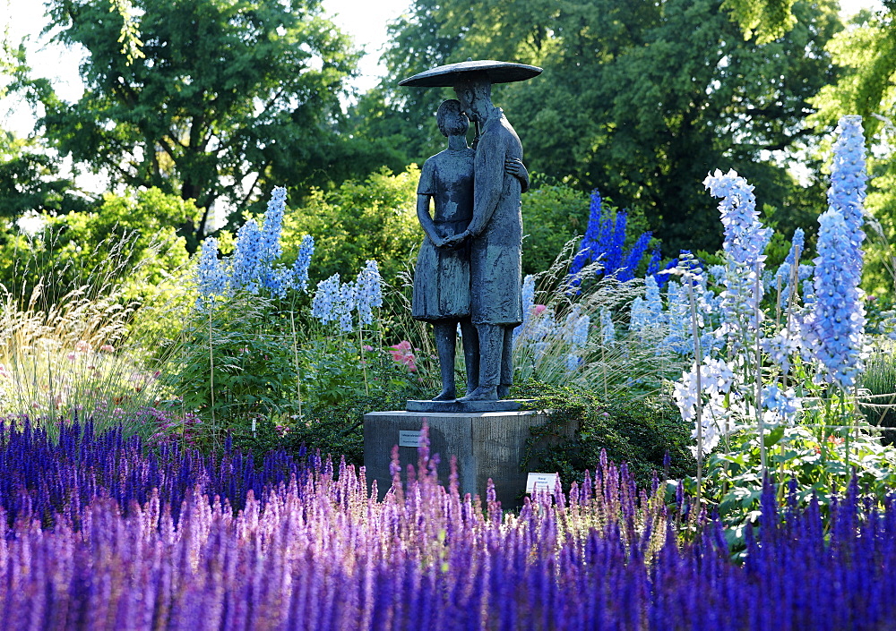 Sculpture of lovers under an umbrella by Juergen Woyski 1962, Friendship Island, Potsdam, Brandenburg, Germany