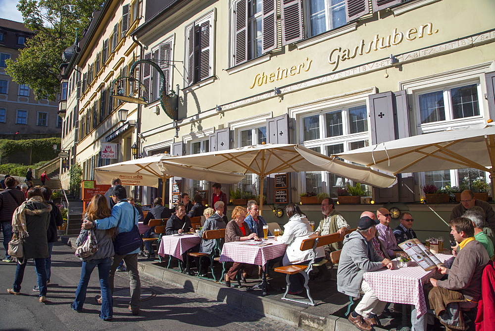 People sitting outside Scheiners Gaststuben restaurant, Bamberg, Franconia, Bavaria, Germany