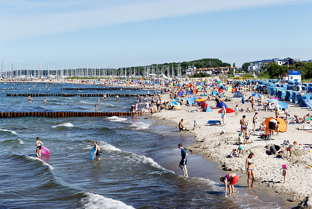 Beach at the seaside resort of Kuehlungsborn at the Baltic Sea, Mecklenburg-Western Pomerania, Germany