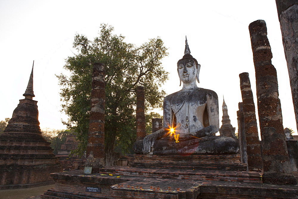 Buddha at a temple in Sukhothai Historical Park UNESCO World Heritage Site, Sukothai Province, Thailand, Asia