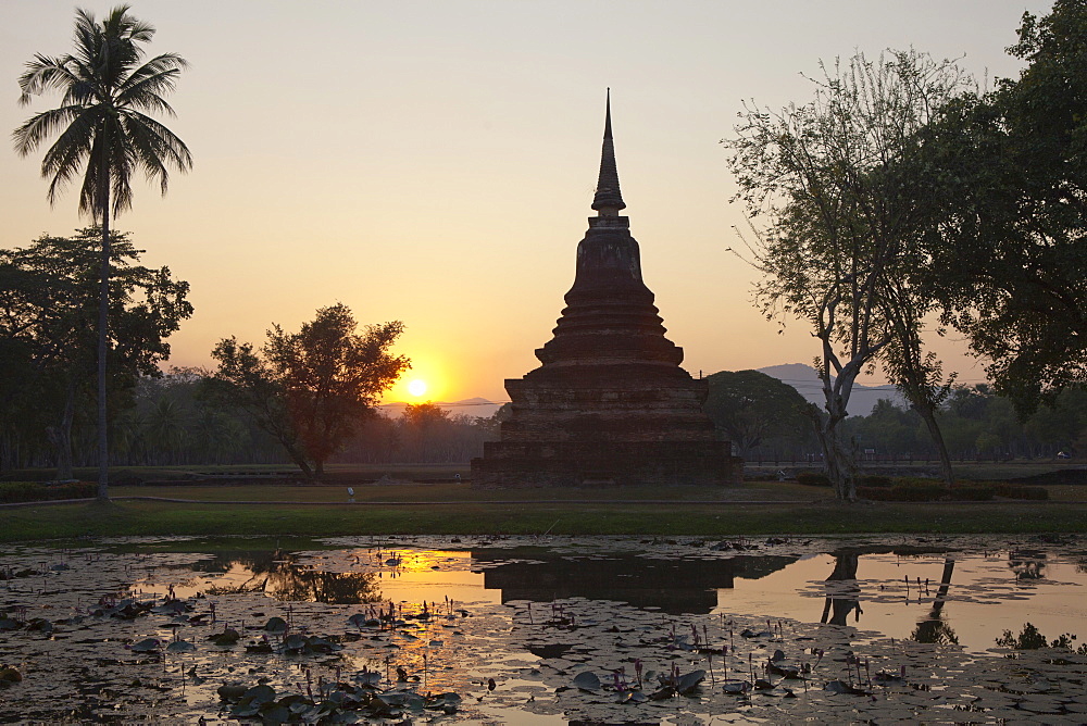 Temple in Sukhothai Historical Park UNESCO World Heritage Site, Sukothai Province, Thailand, Asia