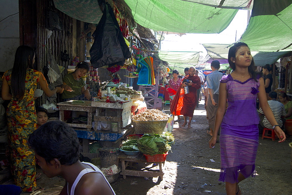 Market at Sittwe, Akyab, Rakhaing State, Arakan, Myanmar, Burma