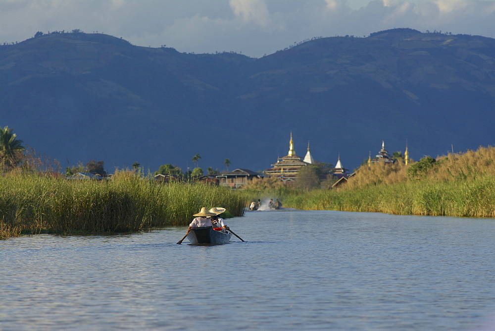 Boat next to Lin-gin monastery, Inle Lake, Shan Staat, Myanmar, Burma