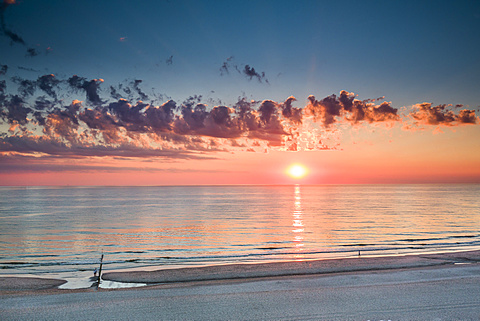 Sunset over the sea, Wenningstedt, Sylt Island, North Frisian Islands, Schleswig-Holstein, Germany