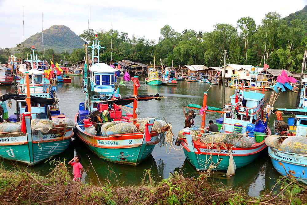 Fishermen in Ban Krut near Bang Saphan, Golf of Thailand, center-Thailand, Thailand