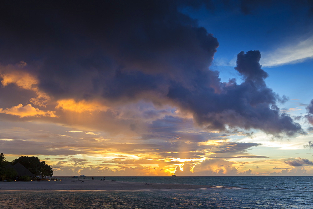 Sunset at Meeru Island Resort, Meerufenfushi, North-Male-Atoll, Maldives