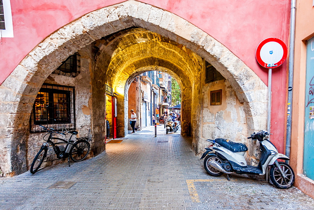 Bars and restaurants in the area called La Lonja, historic city centre, Ciutat Antiga, Palma de Mallorca, Majorca, Balearic Islands, Mediterranean Sea, Spain, Europe