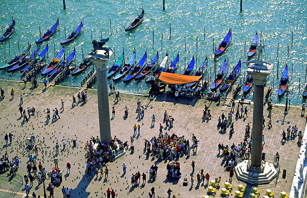 Italy Venice Riva gli Schiavoni , Canale Gran Riva gli Schiavoni Gondola, pier