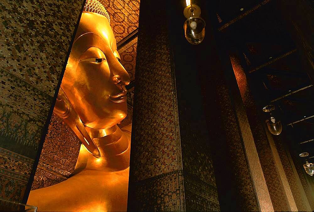 Lying buddha statue at Wat Pho temple, Bangkok, Thailand, Asia