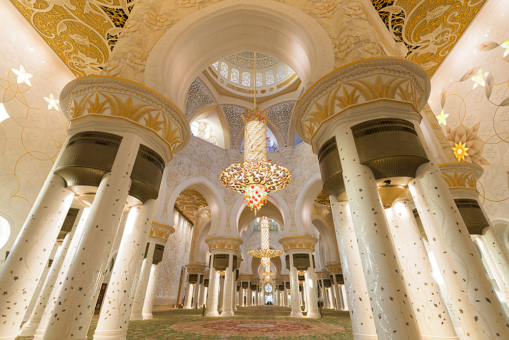 Sheikh Zayed Grand Mosque, Abu Dhabi, United Arab Emirates