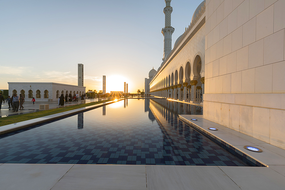 Sheikh Zayed Grand Mosque, Abu Dhabi, United Arab Emirates