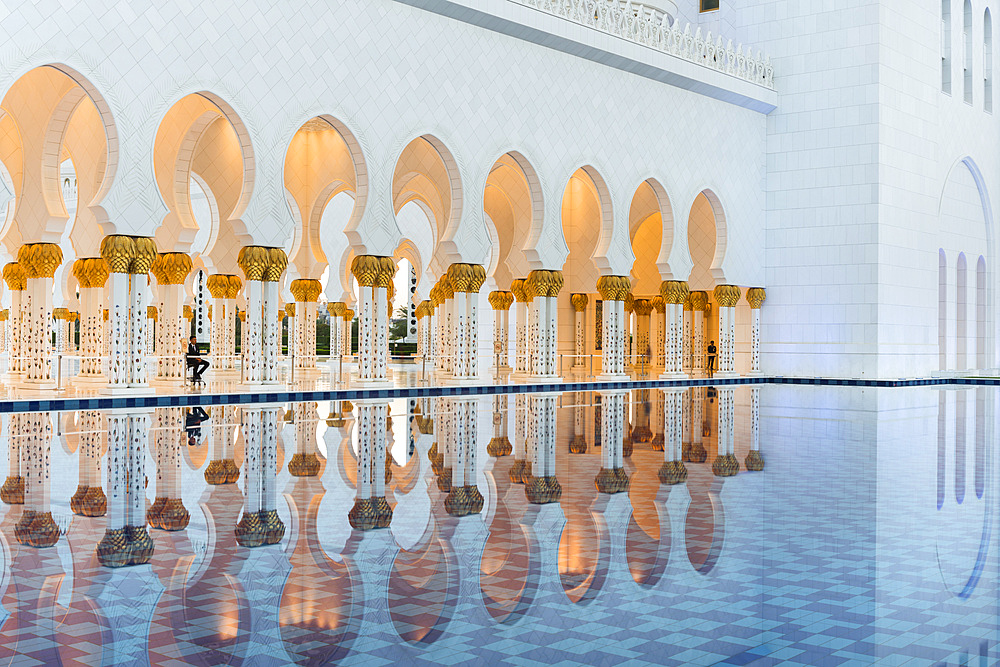 Sheikh Zayed Grand Mosque, Abu Dhabi, United Arab Emirates