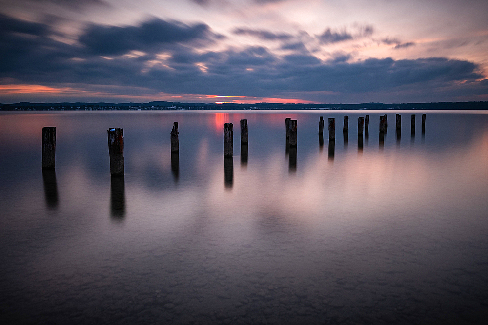 View of Lake Starnberg in winter at sunset, Starnberg, Bavaria, Germany, Europe