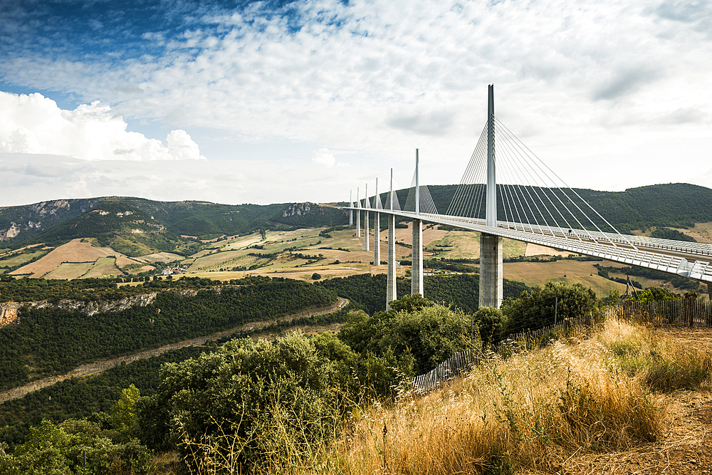 Motorway bridge over the Tarn, Millau Viaduct, built by Michel Virlogeux and Norman Foster, Millau, Aveyron, Midi-Pyrénées, France