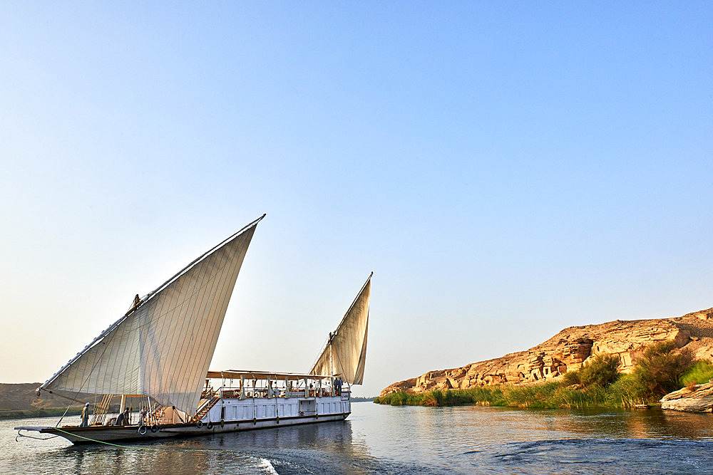 lazulli boat,egypt,river nile, landscape