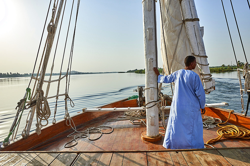 lazulli boat,egypt,river nile,sailor