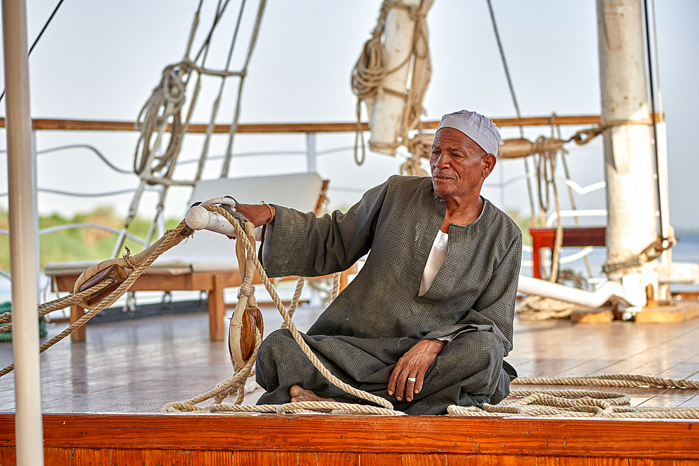 lazulli boat,egypt,river nile,sailor