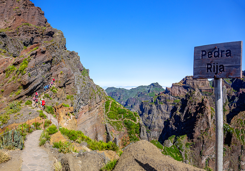 Pico do Arieiro, Pico Ruivo, Pedra Rija viewpoint, summit, PR1 hiking trail