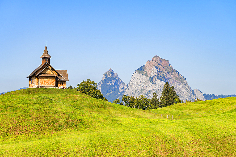 Stoos mountain chapel in the mountain village of Stoos with a view to the Mythen, Morschach, Glarus Alps, Canton of Schwyz, Switzerland