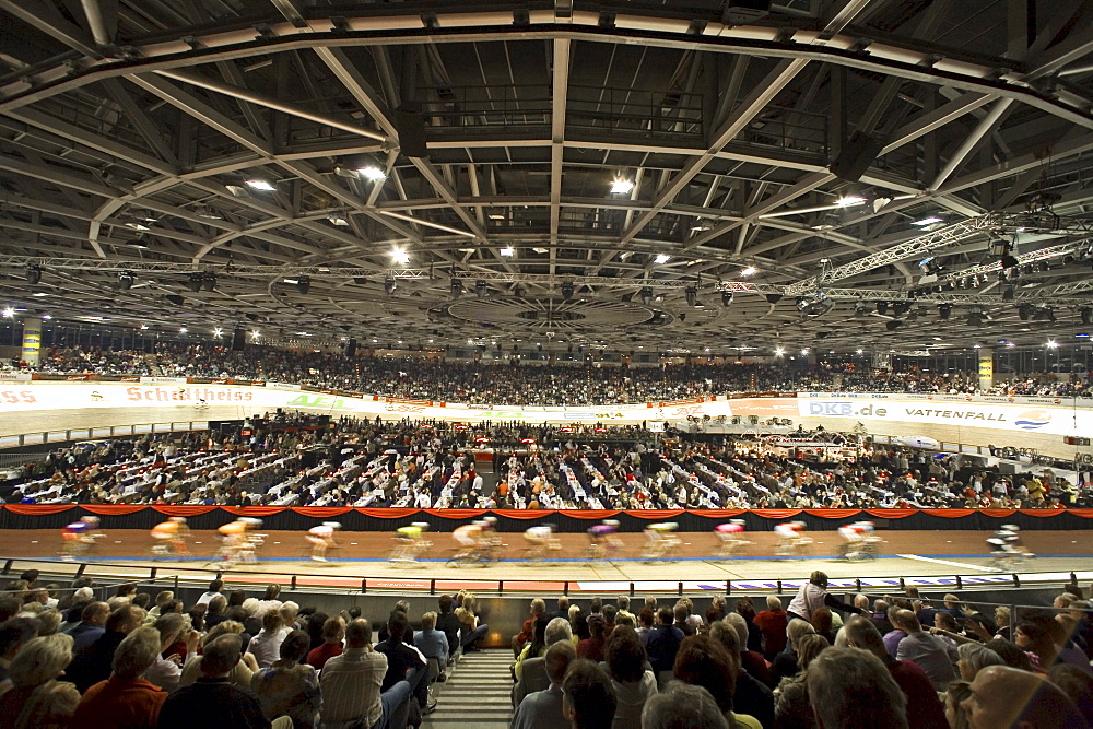 Six day cycle race in Berlin's Velodrom, Europe's largest steel roof, important concert venue for popstars