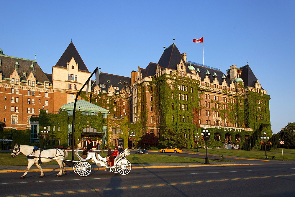 Hotel Empress, carriage, Victoria, Vancouver Island, Canada, North America