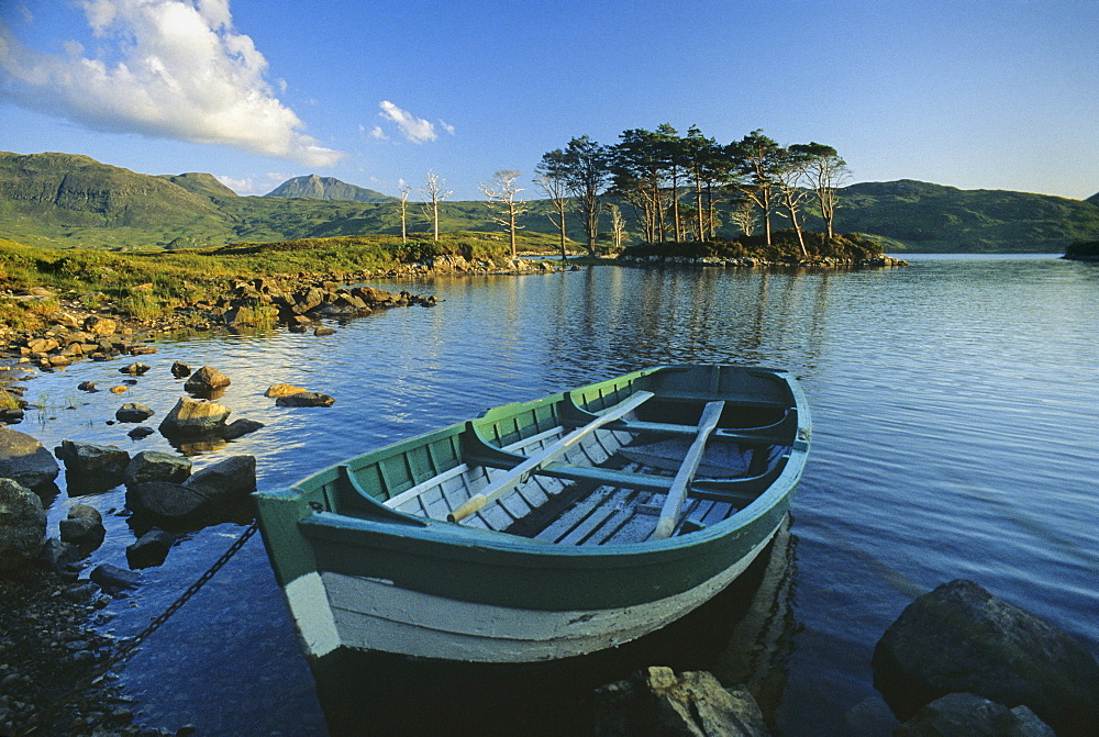 Rowing boat, Loch Assynt, Highlands, Sutherland, Scotland, Great Britain, Europe