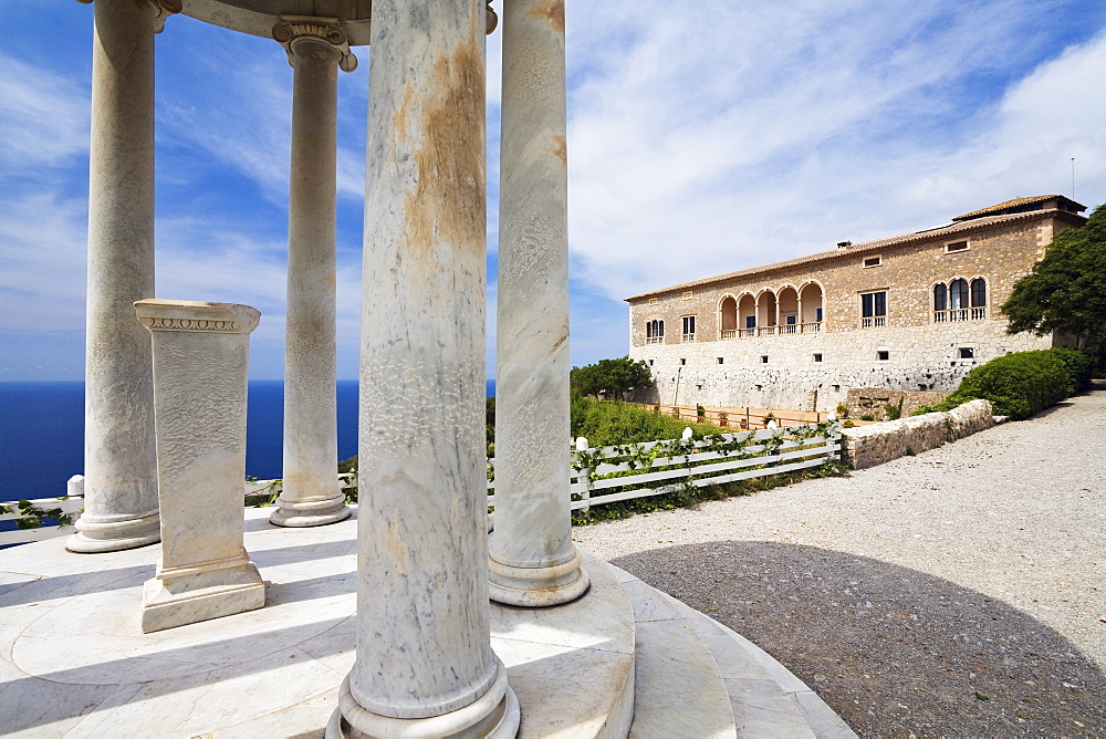 Son Marroig, Manor House with Ionic temple, Tramuntana Mountains, Mediterranean Sea, Mallorca, Balearic Islands, Spain, Europe