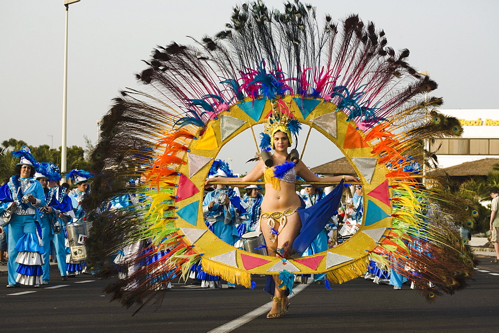 Female dancer at the carnival parade, Gran Coso de Carnaval, Costa Teguise, Lanzarote, Canary Islands, Spain, Europe