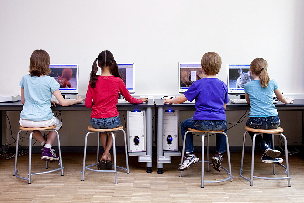 Pupils using computers, Hamburg, Germany