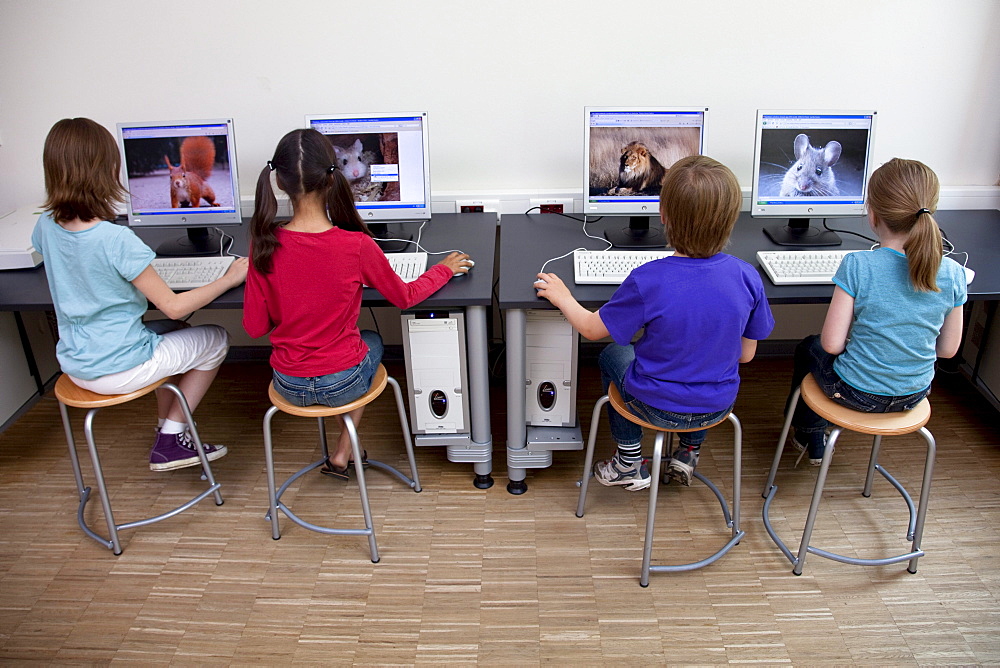 Pupils using computers, Hamburg, Germany