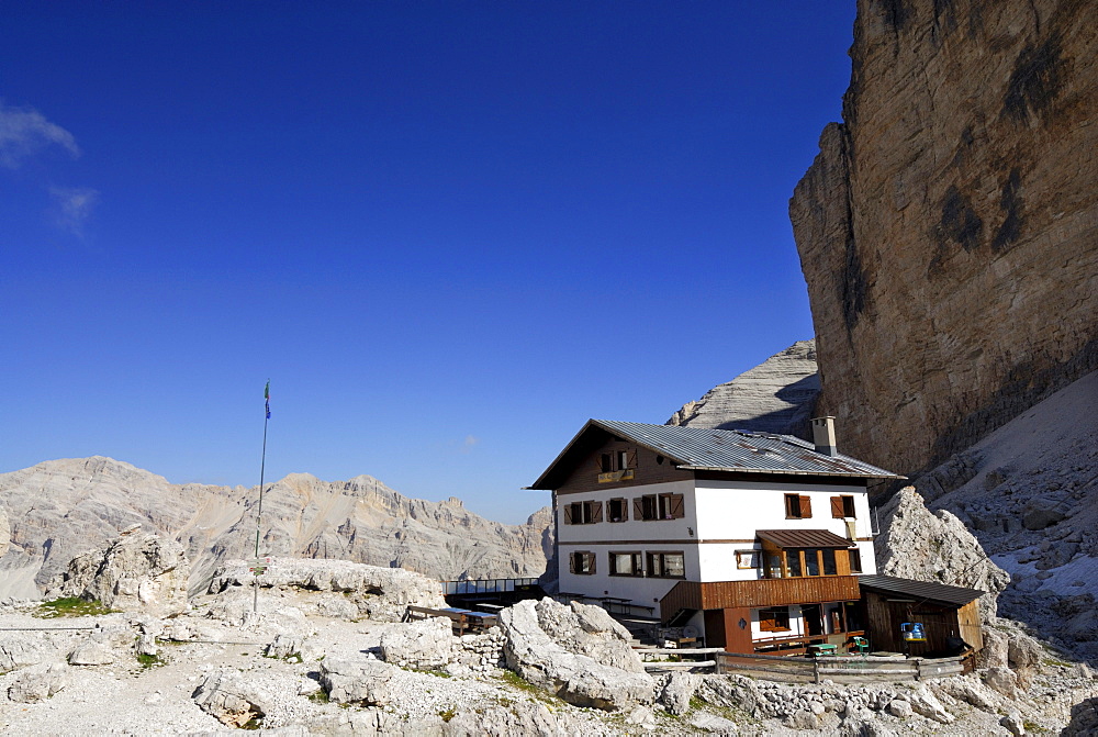 Rifugio Giussani hut, Tofana di Rozes, Tofane, Dolomites, Veneto, Italy