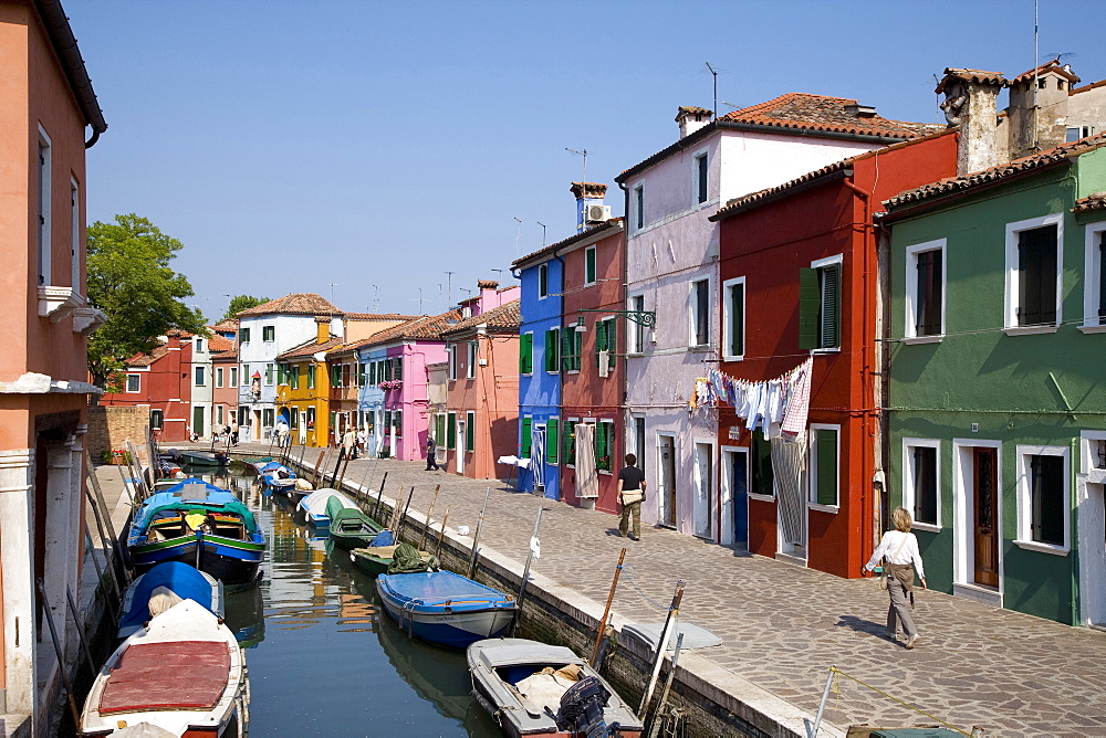 Colourful painted houses, Burano, Venice, Laguna, Veneto, Italy