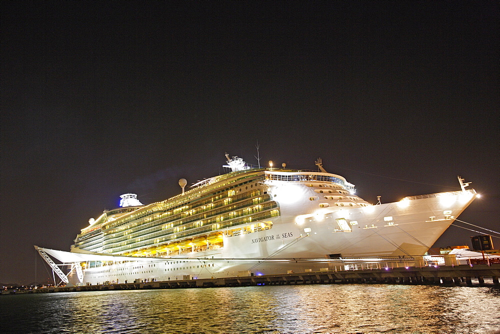 Illuminated cruise ship at San Juan harbour at night, San Juan, Puerto Rico, Carribean, America