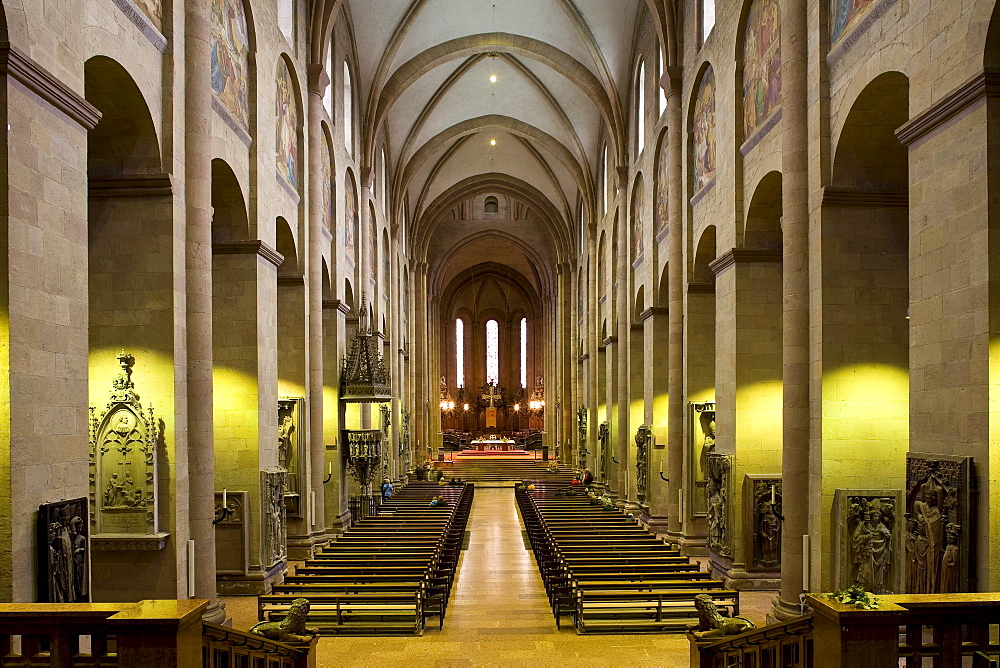 Main nave in Mainz Cathedral, Mainz, Rhineland-Palatinate, Germany, Europe