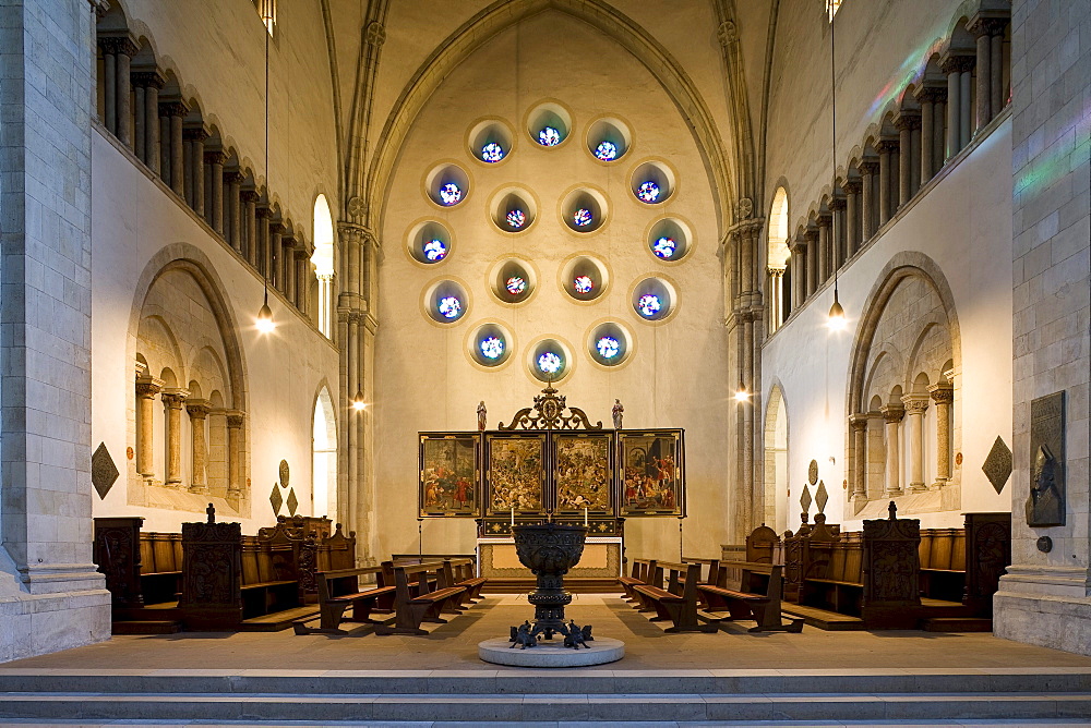 Cathedral of St. Paul with font and altar, Muenster, North Rhine-Westphalia, Germany, Europe